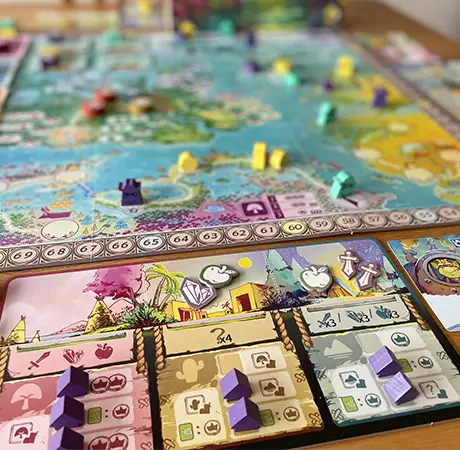 Spielplan und Spielsituation des Brettspiels Navoria
