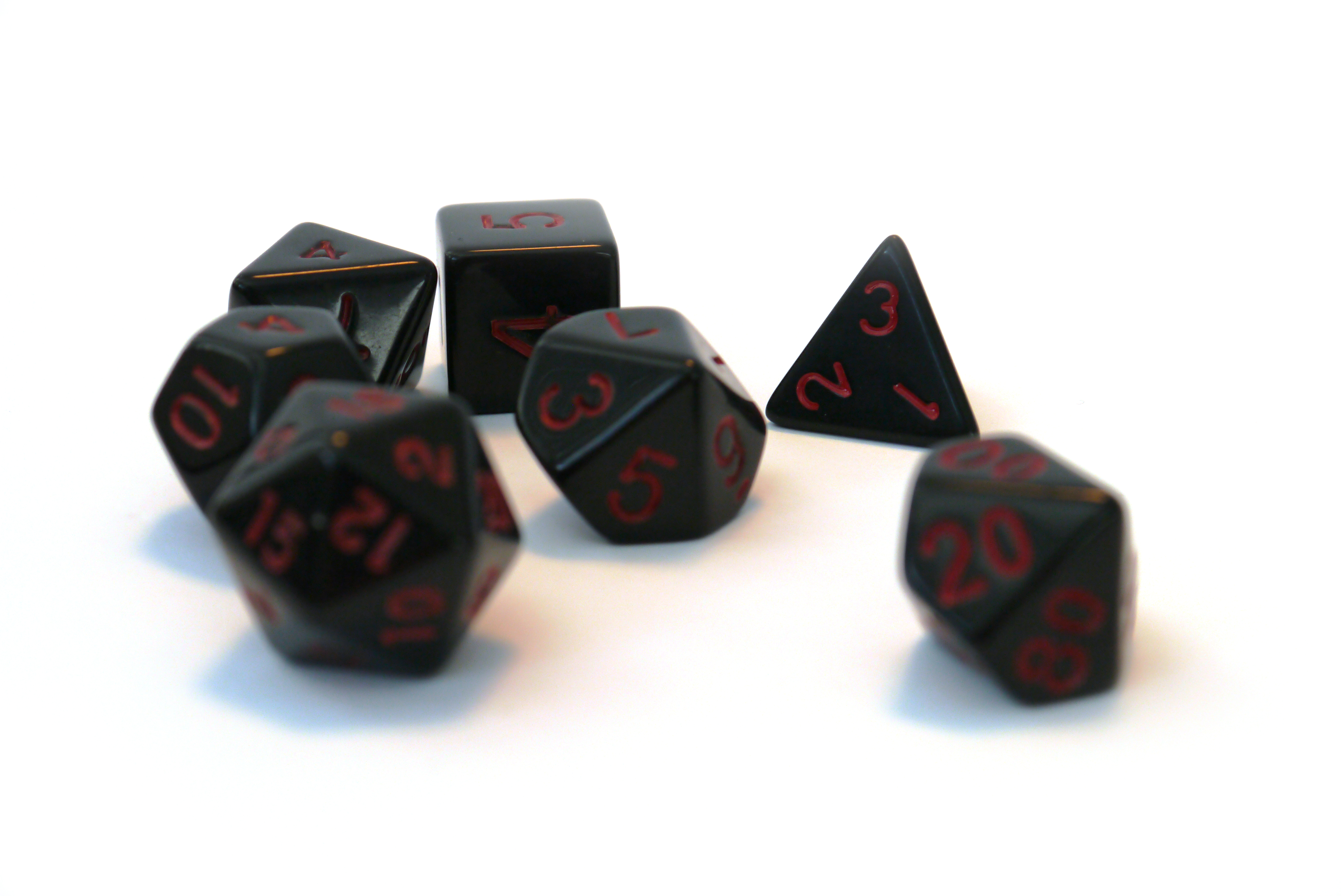 Würfelset Opaque: Black/Red (7)