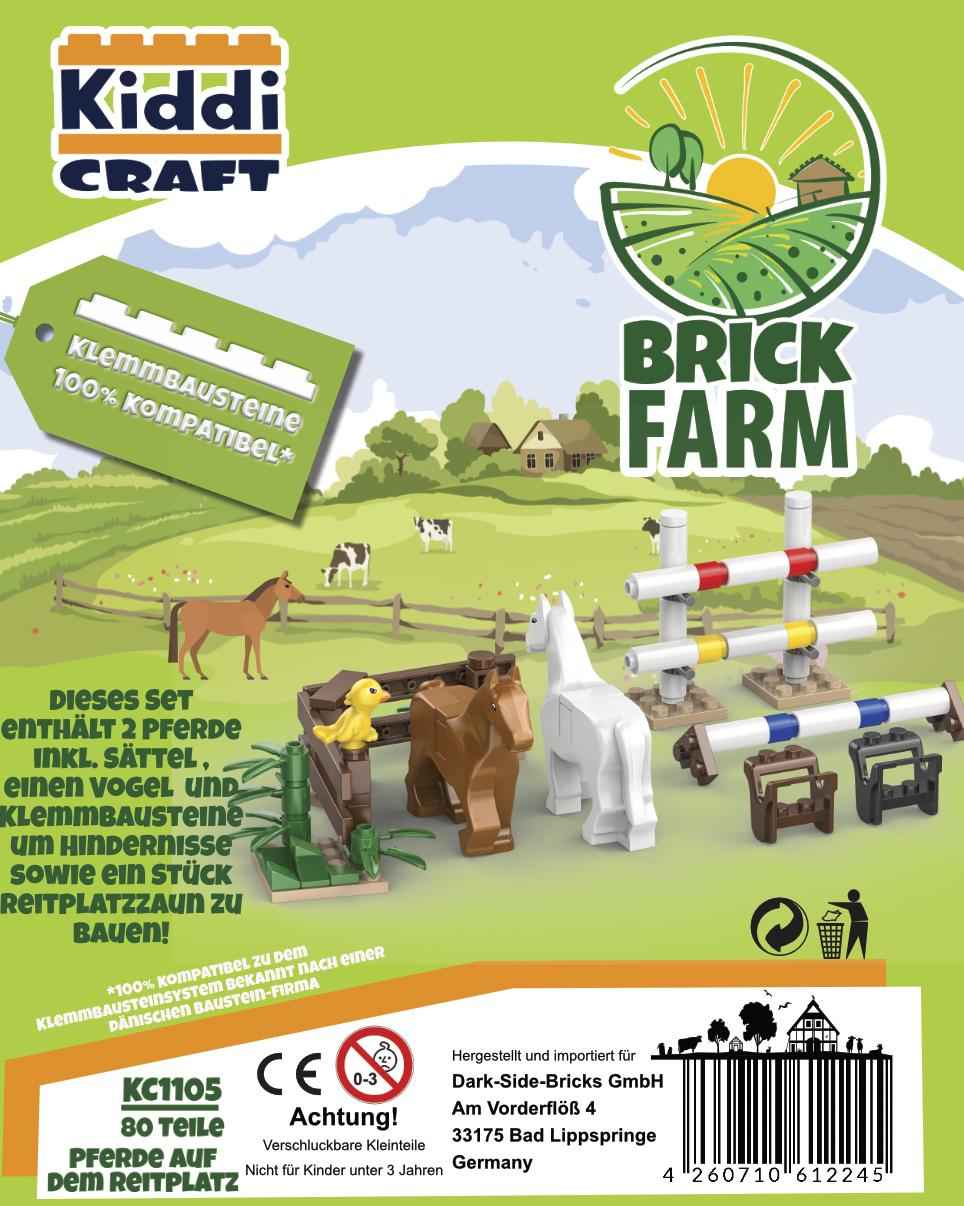 Brickfarm Pferde auf dem Reitplatz