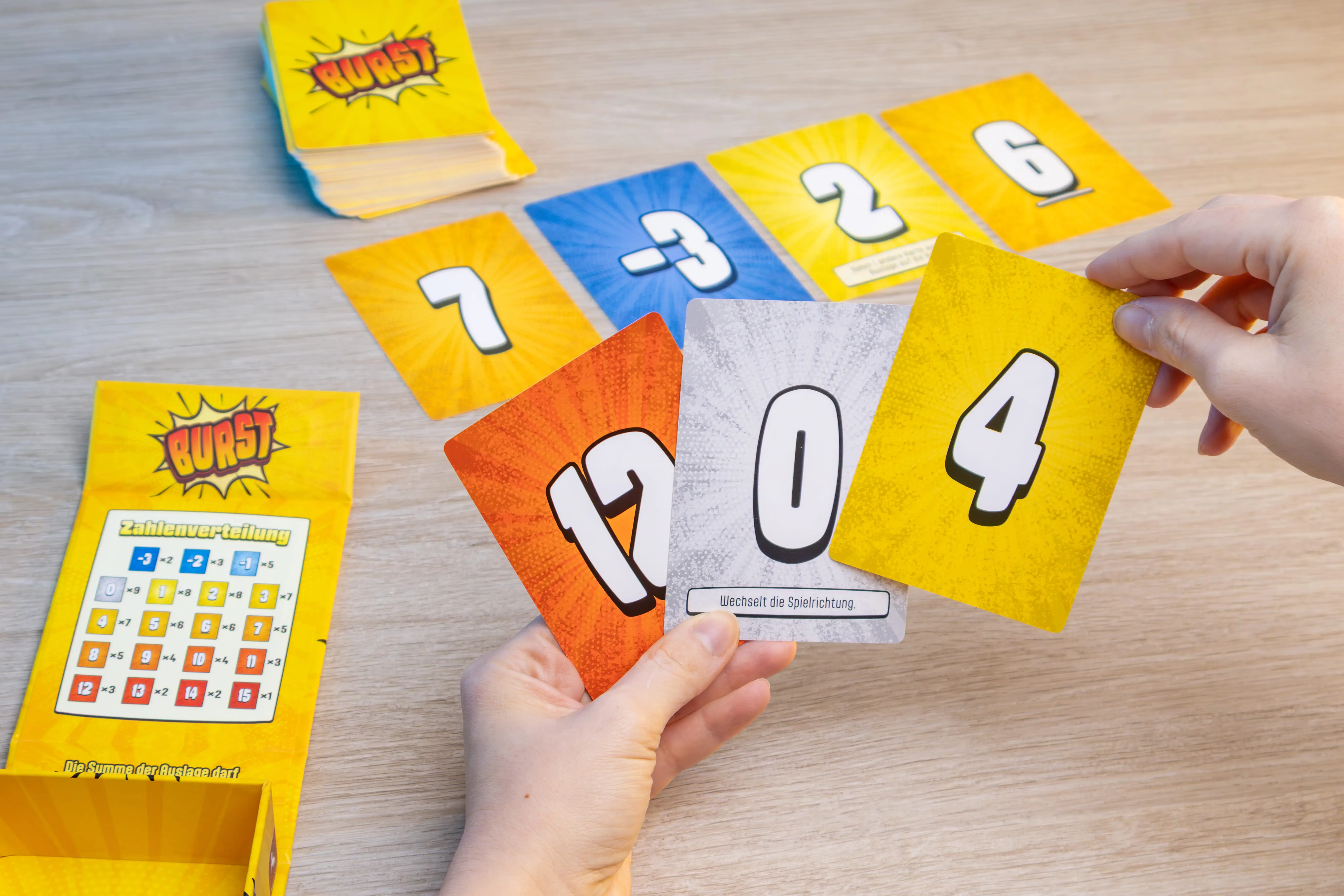 Burst Kartenspiel – Spielkarten mit Zahlen- und Aktionskarten