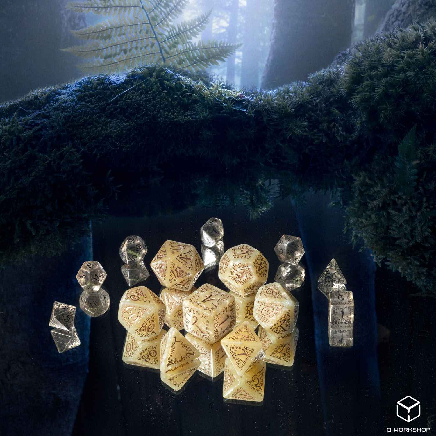 Elvish Shimmering beige & copper Jumbo Dice Set