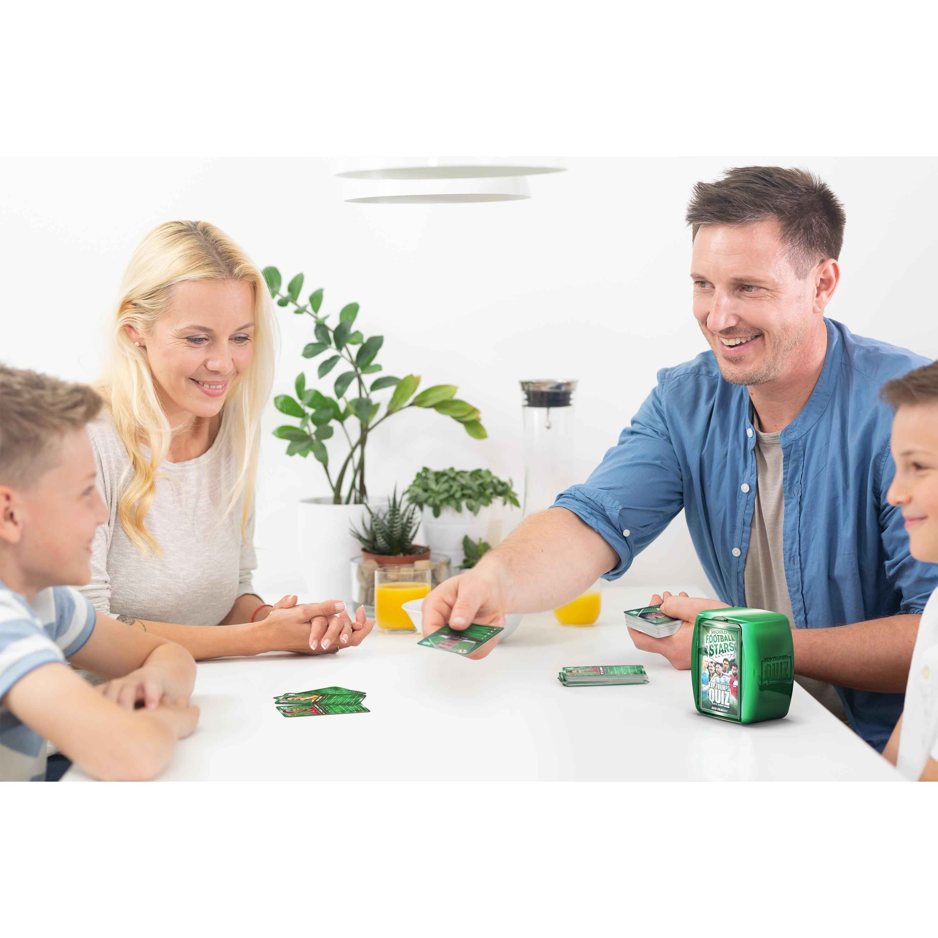Top Trumps Quiz – Weltfussballstars green case