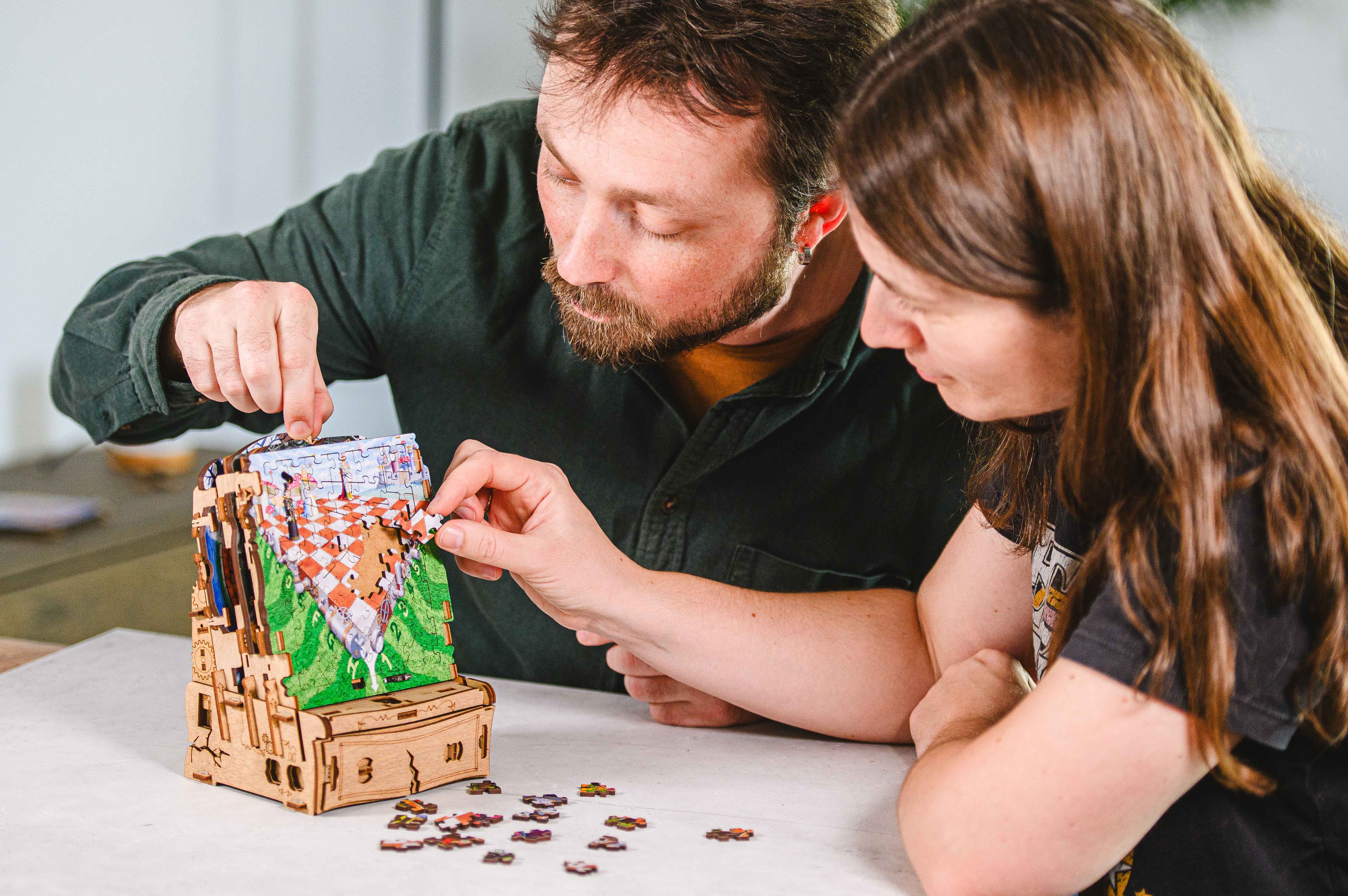 CluePuzzle: The Wonderbox of Alice