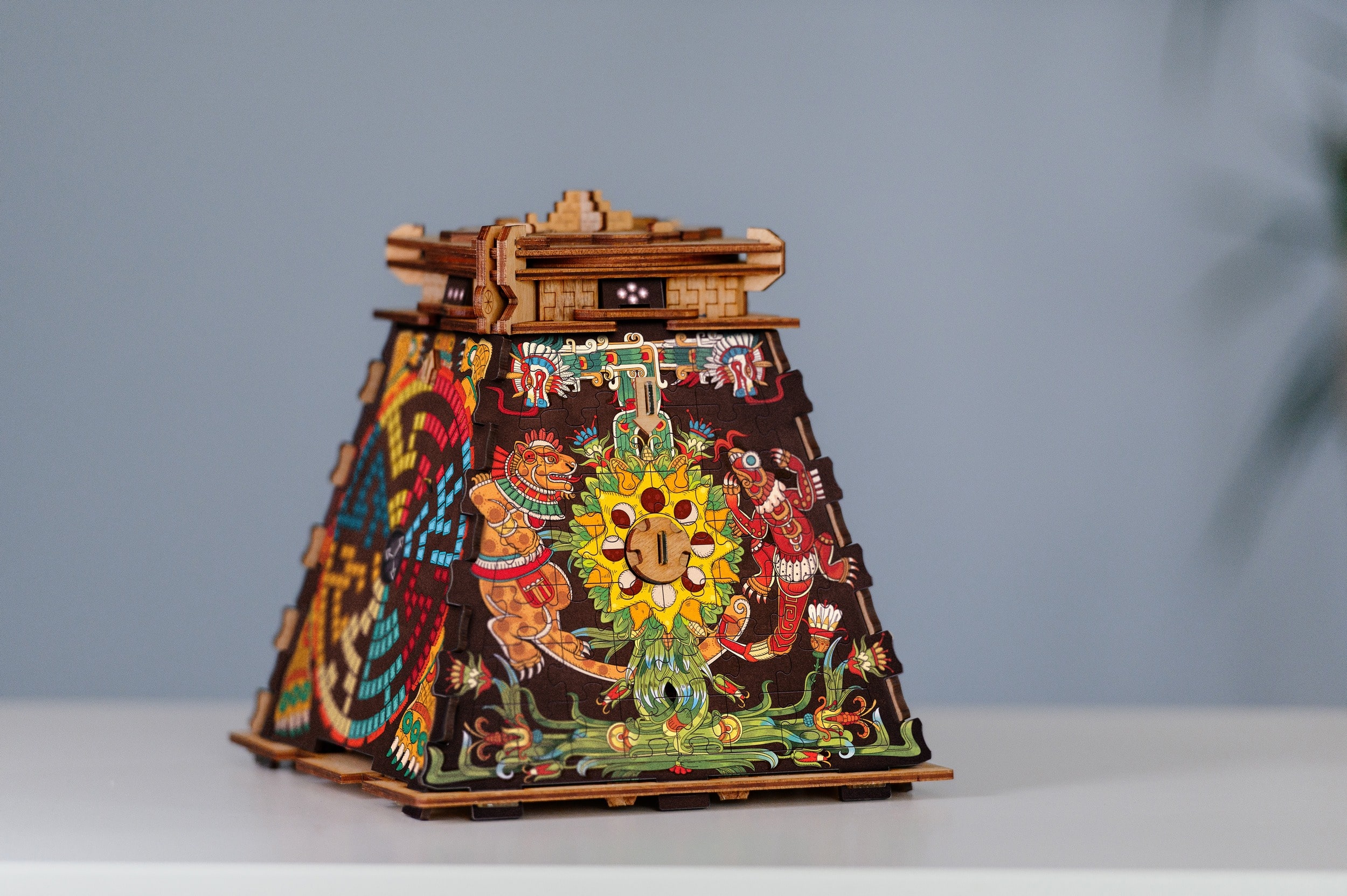 CluePuzzle: Sonnenpyramide