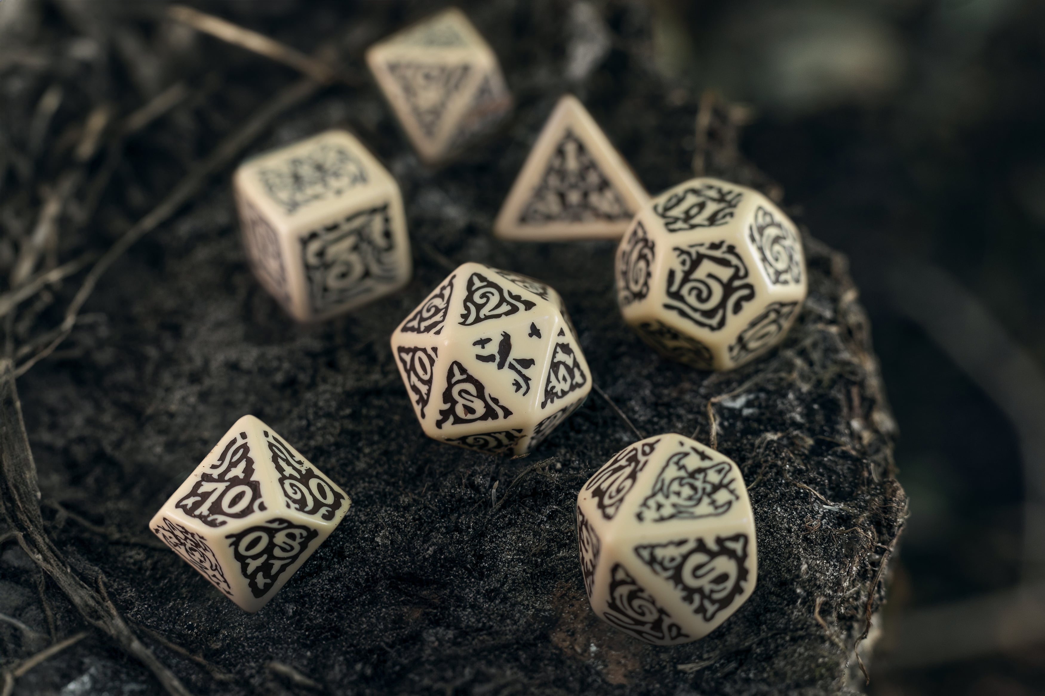 The Witcher Dice Set: Leshen - The Master of Crows (7)