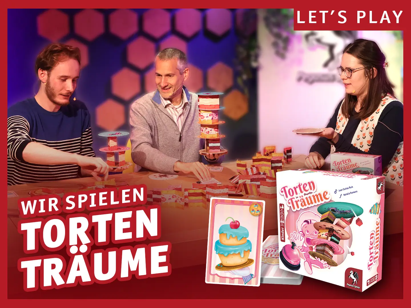 Wir spielen Tortenträume; Drei Personen sitzen an einem Tisch und spielen das Brettspiel Tortenträume