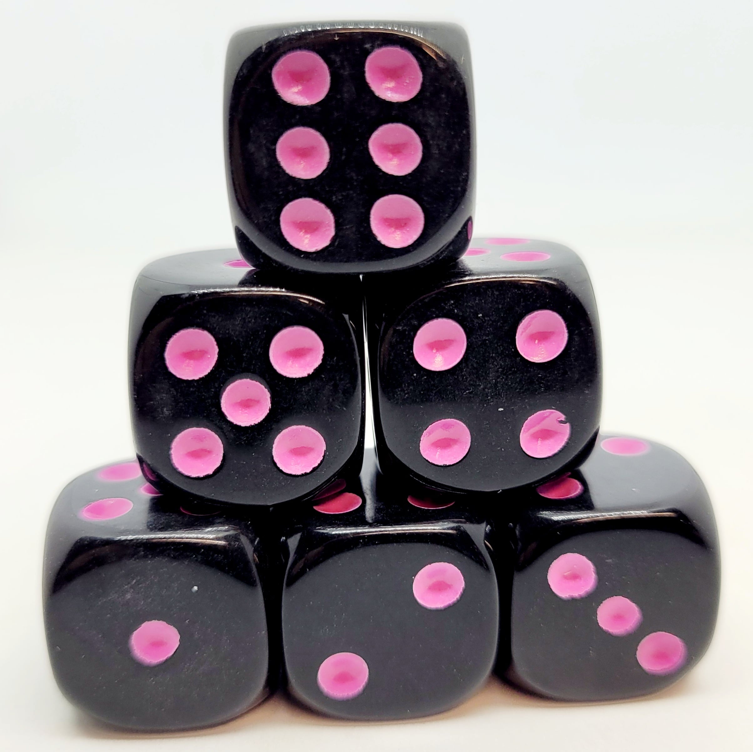 Würfelset D6: Opaque Black/Pink (12)