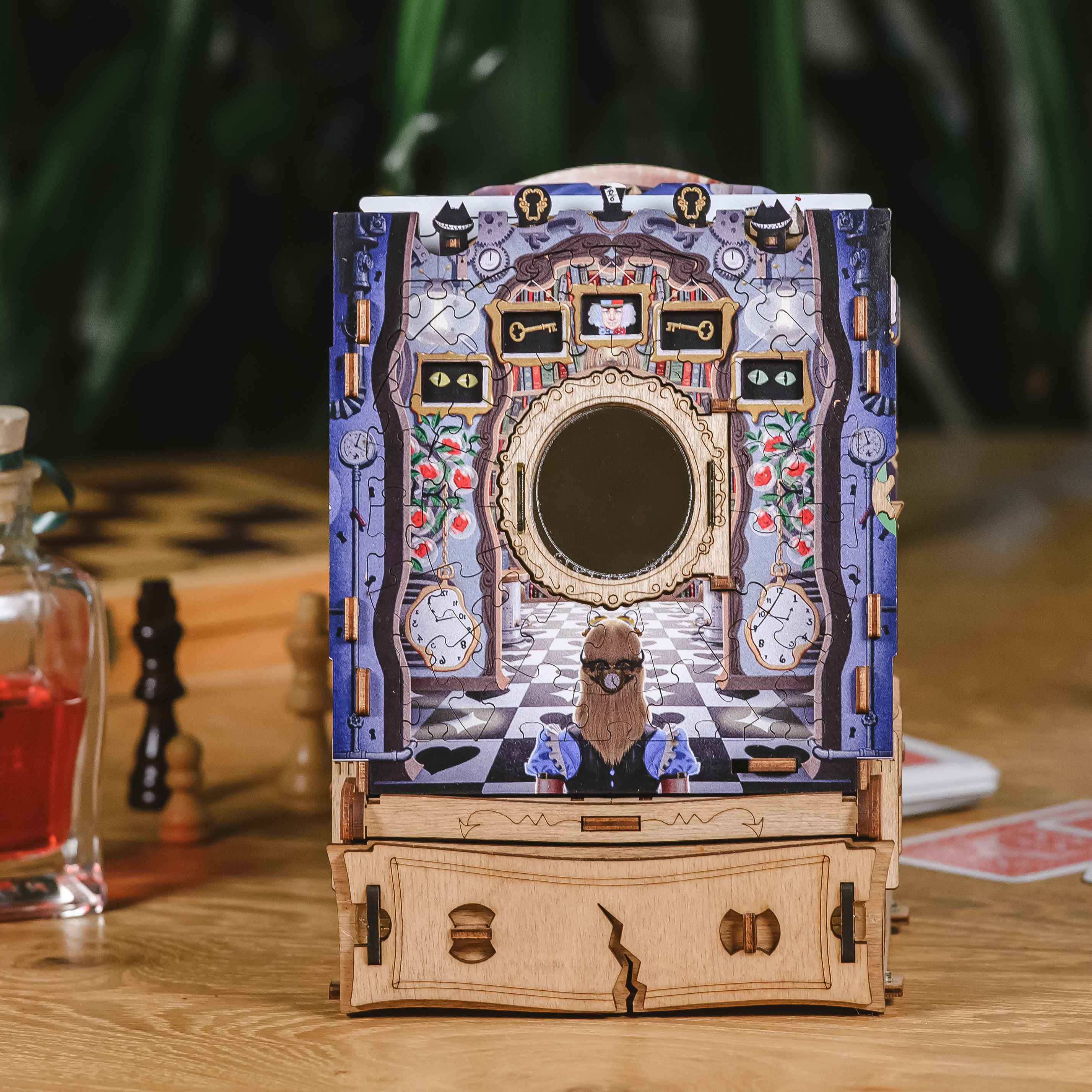 CluePuzzle: The Wonderbox of Alice